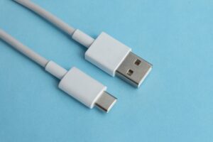 usb cable type c blue background سام گستر پی سی